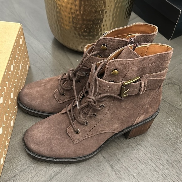 ZODIAC Women's Gemma Lace-up Heeled Combat Booties - Picture 6 of 7